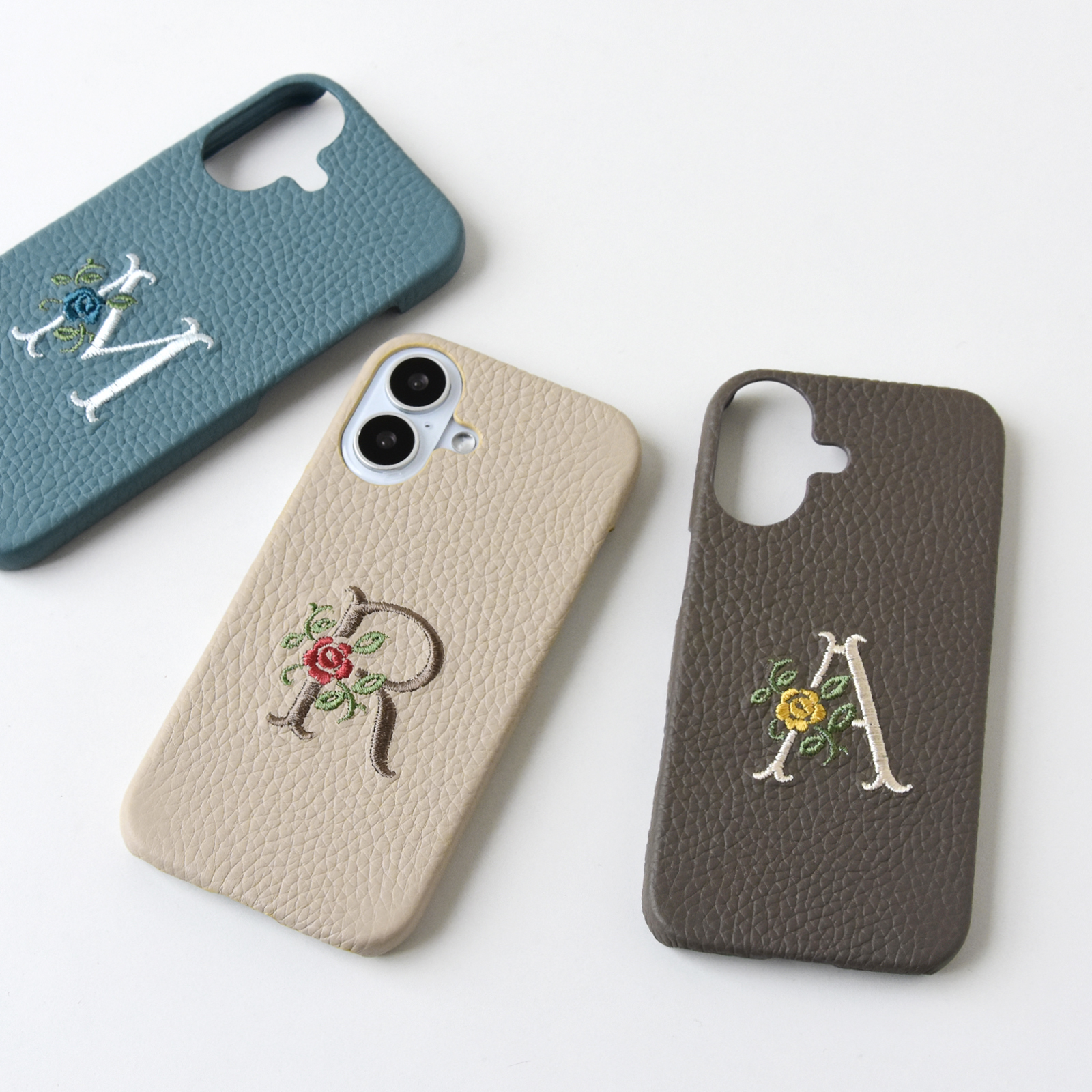wrappi ラッピ 本革 スマホカバー フルレザー 刺繍 イニシャル 花柄 スマホケース 背面カバー 国産 シュリンクレザー 姫路レザー CallaBella